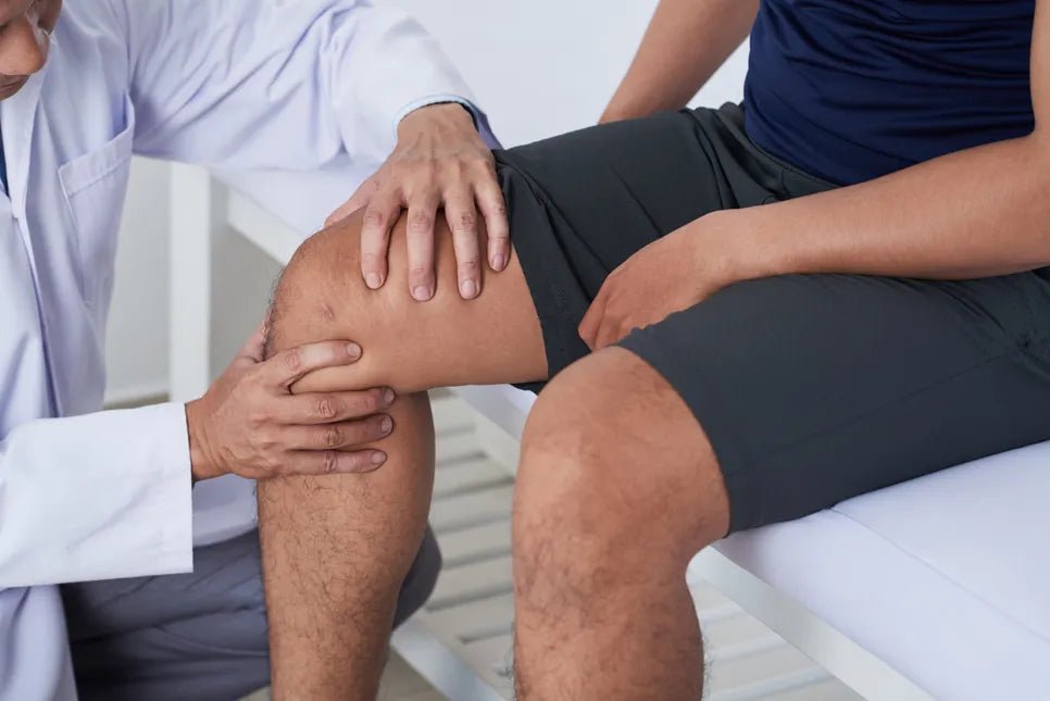 Douleur au genou : causes, symptômes et solutions